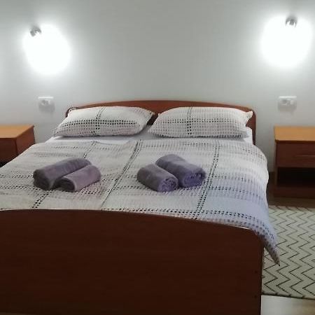 Apartman Luce Оточац Екстер'єр фото