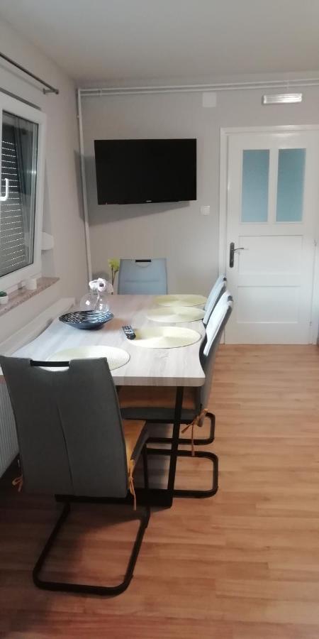 Apartman Luce Оточац Екстер'єр фото